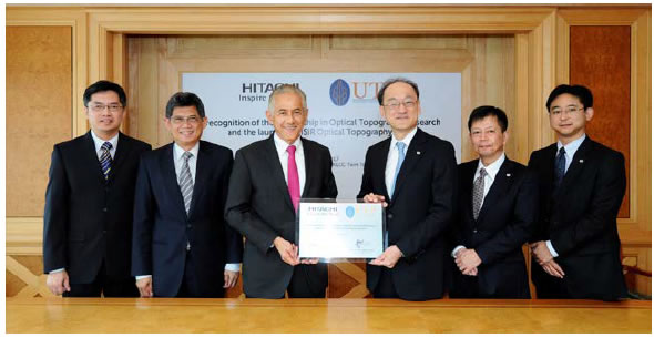 [画像]Agreement at PETRONAS Twin Towers in Malaysia (From left: Dr Tang, Prof Fadzil, Datuk Rahim, Dr Suzuki, Dr Yamada and Dr Kudo)